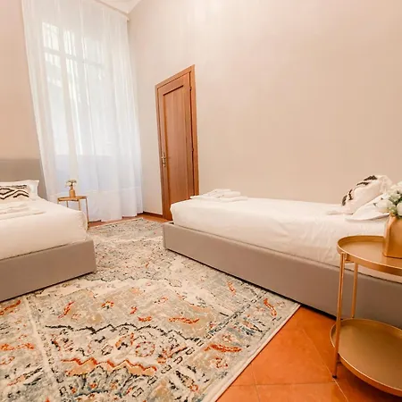 Apartment Ponte Pietra Lovely In *